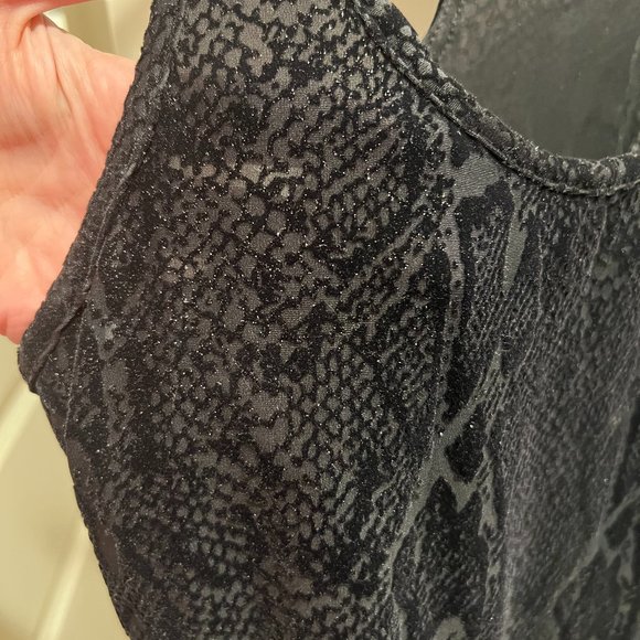 Fitted black mini dress with shimmer snake print, M - Picture 5 of 8